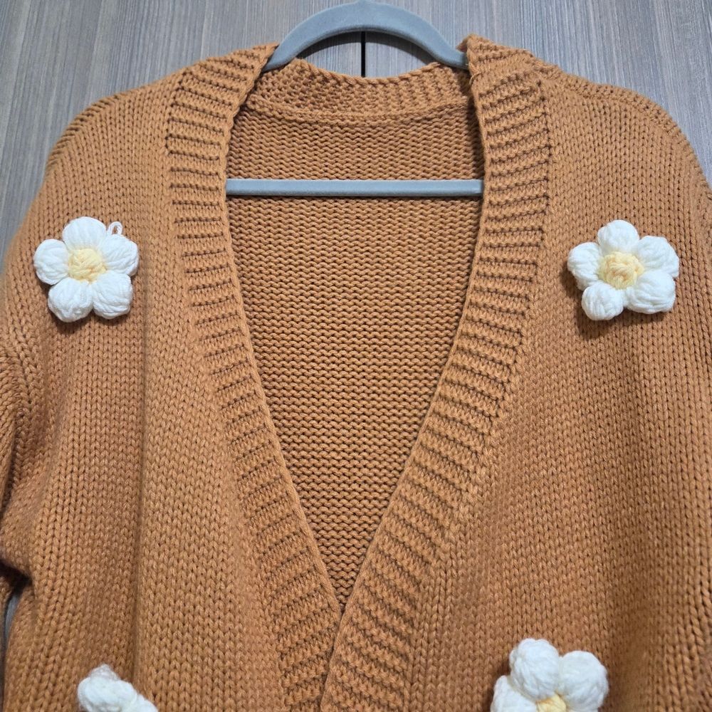 Fun & Unique 3D Daisy Cardigan - Picture 3 of 5